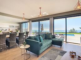 Villa Relaxing View by MHM