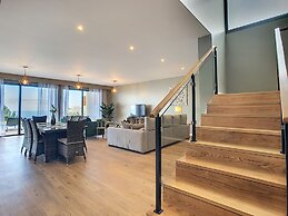 Villa Relaxing View by MHM