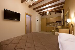 Ideal Boutique Hotel