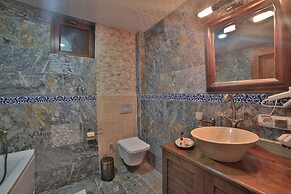 Caravanserai Inn Hotel