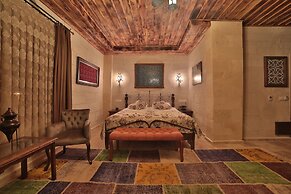 Caravanserai Inn Hotel