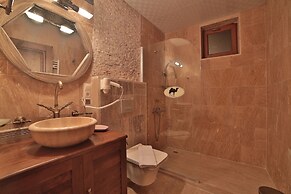 Caravanserai Inn Hotel