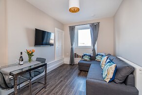 Silver Lining Charming Meadowbank Flat