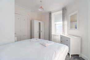 Silver Lining Charming Meadowbank Flat