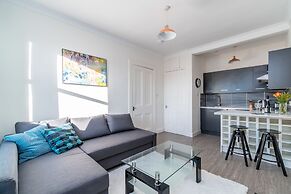 Silver Lining Charming Meadowbank Flat