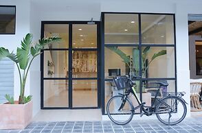 You & Co. Saler Beach Boutique Hotel