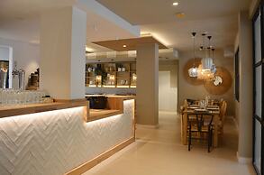 You & Co. Saler Beach Boutique Hotel