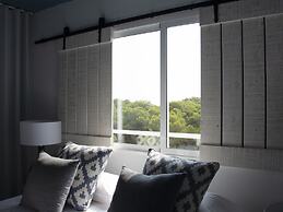 You & Co. Saler Beach Boutique Hotel