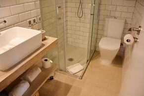 You & Co. Saler Beach Boutique Hotel