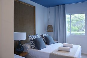 You & Co. Saler Beach Boutique Hotel