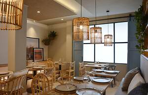 You & Co. Saler Beach Boutique Hotel