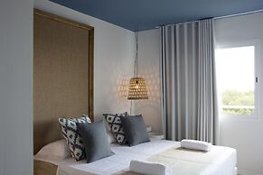 You & Co. Saler Beach Boutique Hotel