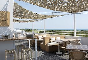 You & Co. Saler Beach Boutique Hotel