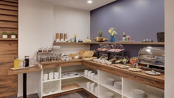 Amper Art Hotel