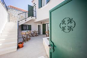 Apartments Zlatin Dvor