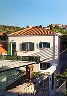 Apartments Zlatin Dvor