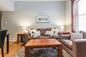 Windy City Wanderer - Depaul, Train, Wrigley Field