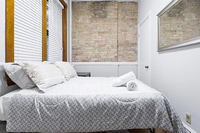 Windy City Wanderer - Depaul, Train, Wrigley Field