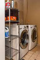 Safe Spacious Mansion Indowntown