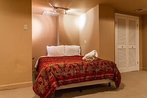 Safe Spacious Mansion Indowntown