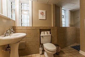 Safe Spacious Mansion Indowntown