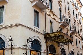 Boutique hotel touring