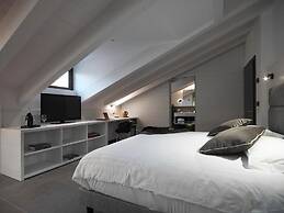 Boutique hotel touring