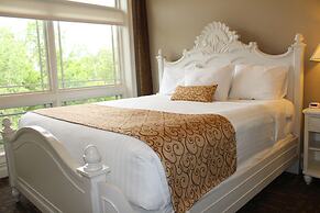 Riverwalk Place Resort & Spa