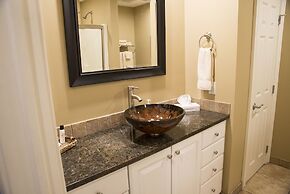 Riverwalk Place Resort & Spa