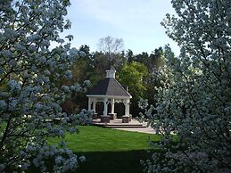 Riverwalk Place Resort & Spa