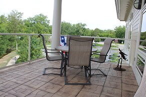 Riverwalk Place Resort & Spa