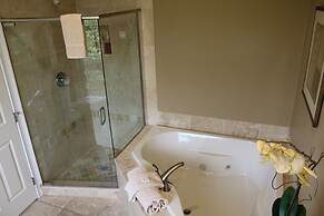 Riverwalk Place Resort & Spa