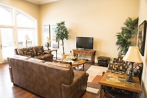 Riverwalk Place Resort & Spa