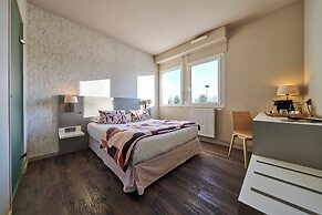 Hôtel Le Corbusson Laval Ouest