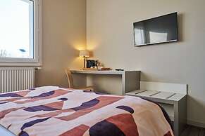 Hôtel Le Corbusson Laval Ouest