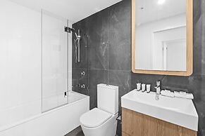 Brisbane One Apartments by CLLIX