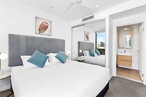 Brisbane One Apartments by CLLIX