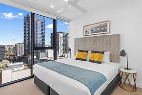 Brisbane One Apartments by CLLIX