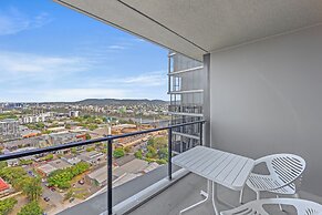 Brisbane One Apartments by CLLIX