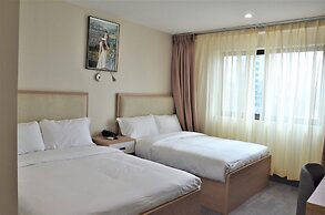Lic Plaza Hotel