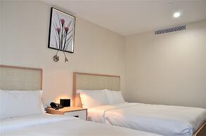 Lic Plaza Hotel