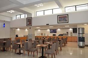 Lic Plaza Hotel