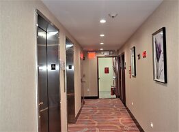 Lic Plaza Hotel