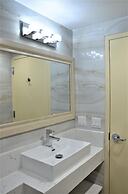 Lic Plaza Hotel