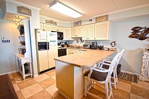 Harbour Island 102M 2 Bedroom Condo by RedAwning