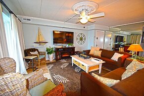 Harbour Island 102M 2 Bedroom Condo by RedAwning