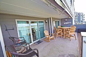 Harbour Island 102M 2 Bedroom Condo by RedAwning