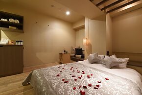 Hotel Frontier - Adults Only