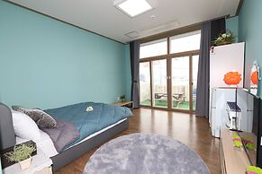Gangneung Ocean Marina Pension - Hostel