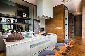 Atta 2-bd Suite OR Pool Penthouse